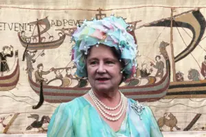 Могла ли Королева-мать обеспечить передачу в аренду гобелена из Байё Британскому музею 45 лет назад?