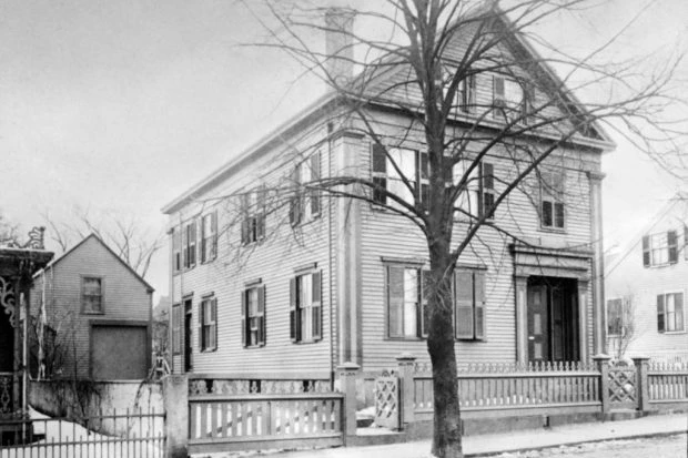 Дом Лиззи Борден на Второй улице в Фолл-Ривер, Массачусетс, где в 1892 году были убиты её отец и мачеха