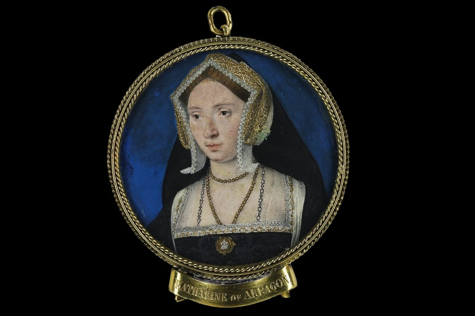 Портретная миниатюра Анны Болейн из коллекции герцога Баклю в золотой оправе — реконструкция внешности, XVI век