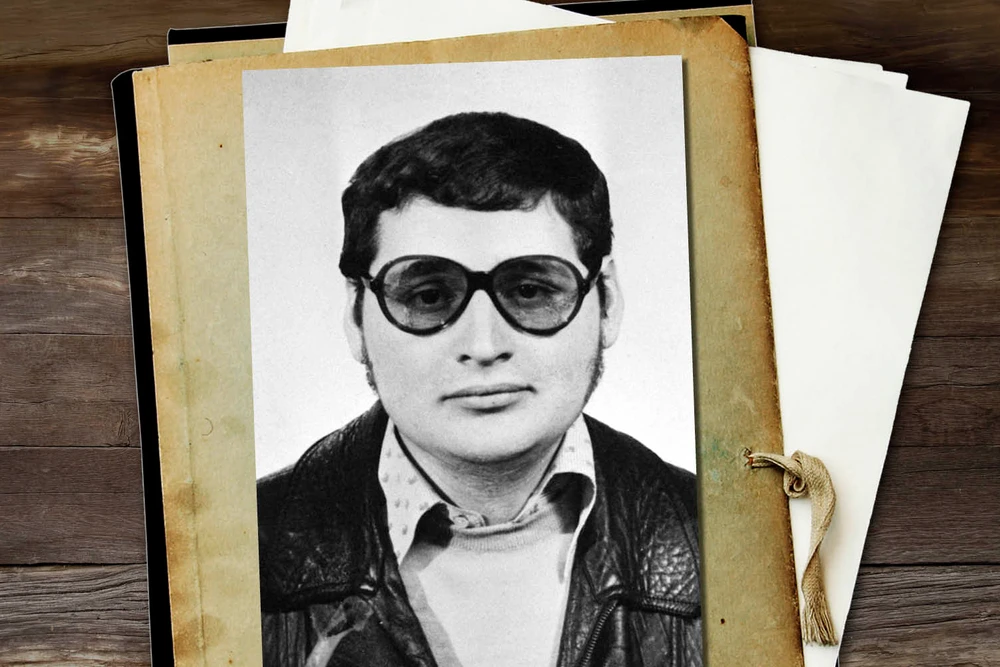 Карлос Шакал в тёмных очках и кожаной куртке, портретное фото 1970-х