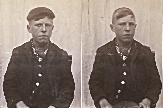 Два портрета молодого человека конца XIX века: в кепке и без, тёмный пиджак с пуговицами, полосатый воротник